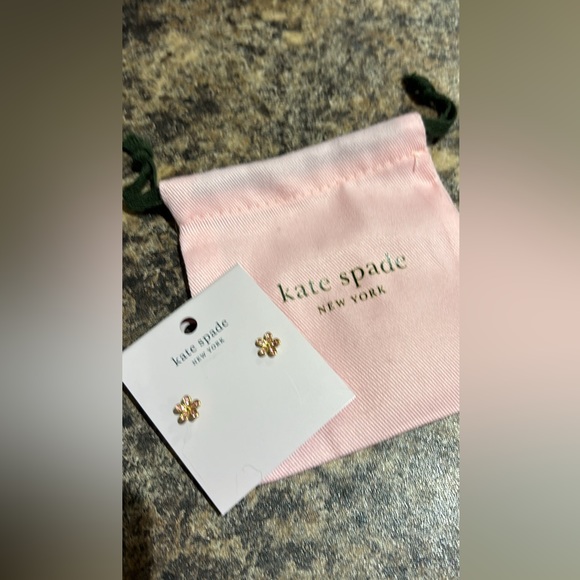 SOLD - Kate spade stud earrings - Picture 2 of 2